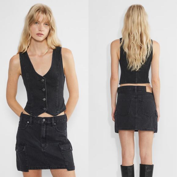 Aritzia Denim Forum The '90s Cargo Mini Denim Skirt Black Eyeliner - Picture 1 of 13